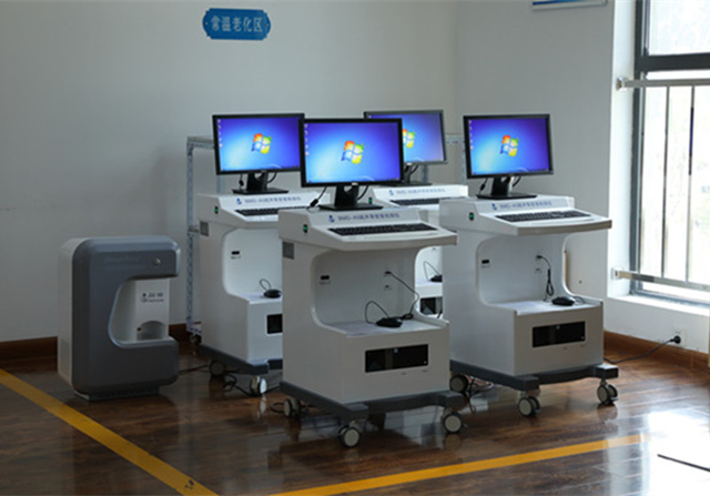 選擇骨密度儀廠家，除了骨密度儀價(jià)格之外，這三點(diǎn)一定要注意！